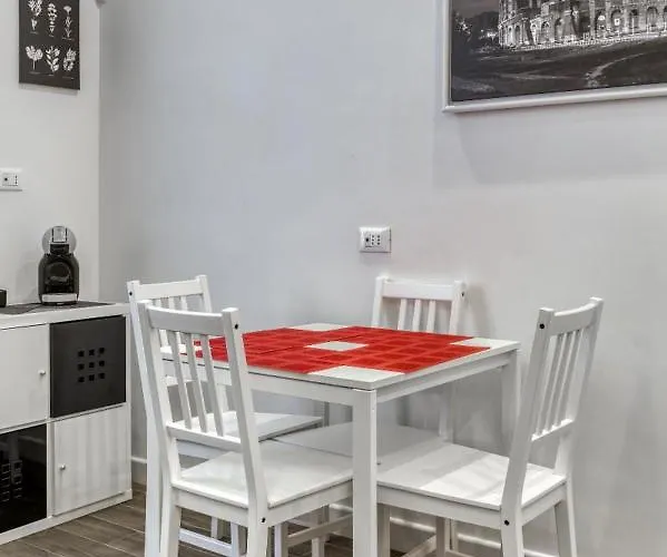 Appio Near Metro A By Rhr Apartament
